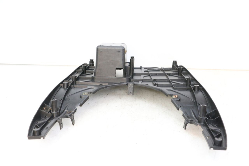 photo de TAPA REPOSAPIES LONGJIA SHARPY 125 (2020 - 2024) - Zoom estado de uso