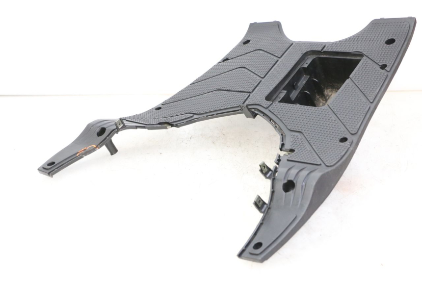 photo de TAPA REPOSAPIES LONGJIA SHARPY 125 (2020 - 2024) - Detalles de los puntos de fijación