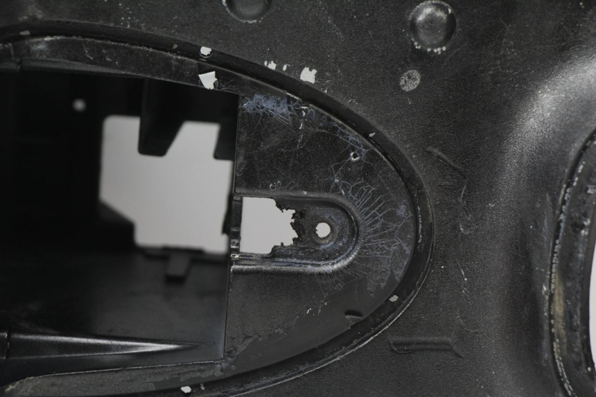 photo de TAPA REPOSAPIES PEUGEOT LOOXOR 50 (2001 - 2004) - Detalles de los puntos de fijación