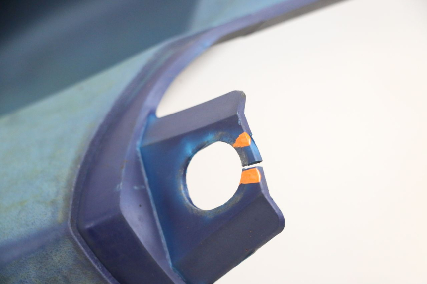 photo de ESTRIBO PEUGEOT LUDIX 50 (2008 - 2017) - Perfil de la pieza de repuesto