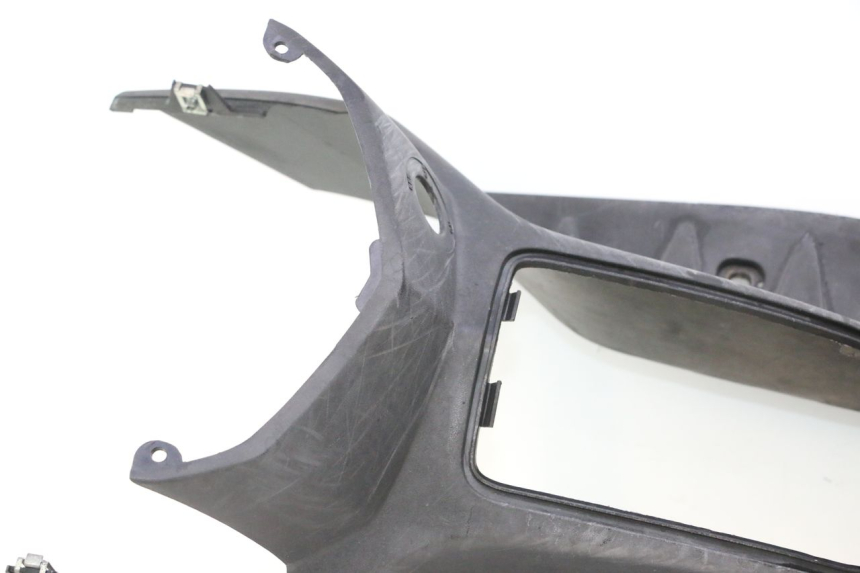 photo de TAPA REPOSAPIES PEUGEOT LUDIX PRO 2T 50 (2010 - 2017) - Enfoque en la estructura
