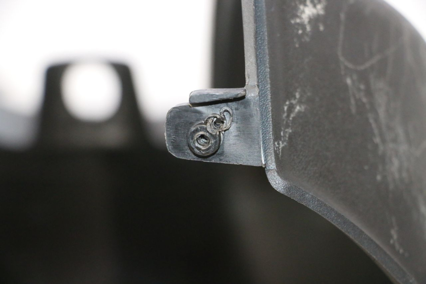 photo de TAPA REPOSAPIES PEUGEOT LUDIX PRO 2T 50 (2010 - 2017) - Zoom estado de uso