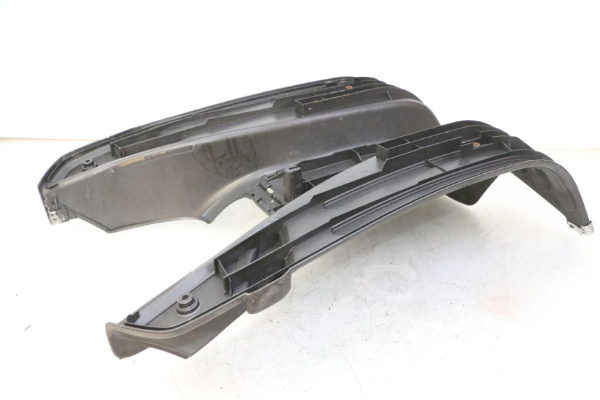 photo de TAPA REPOSAPIES PIAGGIO LXV 4T 50 (2009 - 2013) - Detalle de la pieza