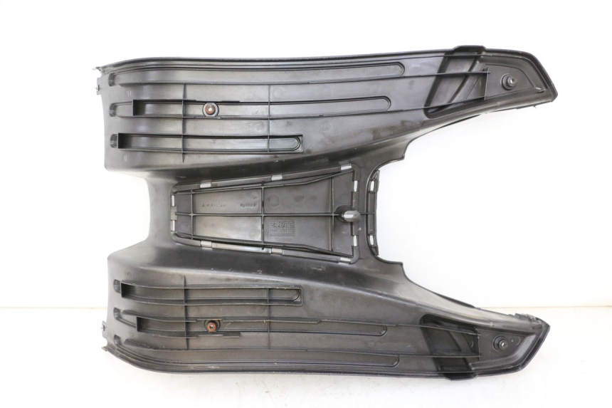 photo de TAPA REPOSAPIES PIAGGIO LXV 4T 50 (2009 - 2013) - Estado de la superficie y material