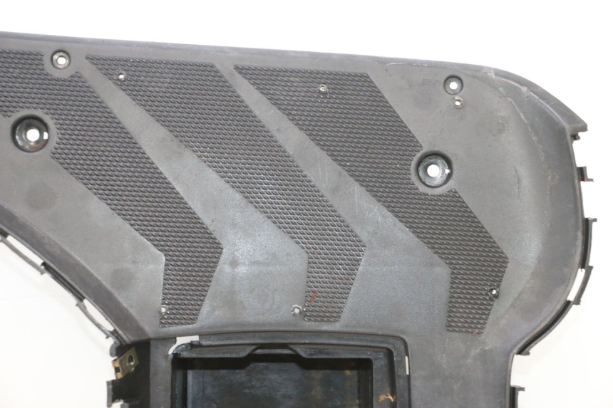 photo de TAPA REPOSAPIES KEEWAY MATRIX RX9 125 (2006 - 2007) - Características distintivas