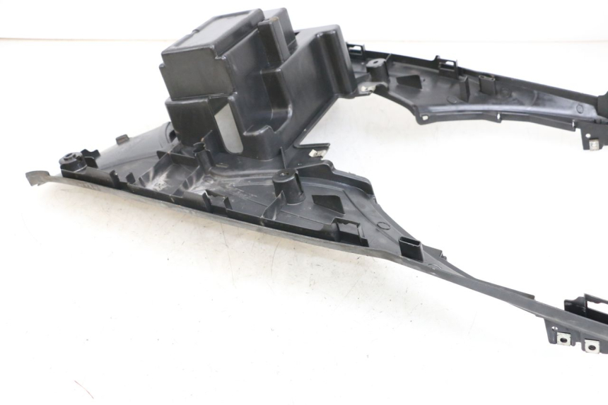 photo de TAPA REPOSAPIES SYM MIO 50 (2005 - 2010) - Zoom estado de uso