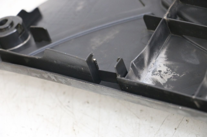 photo de TAPA REPOSAPIES SYM MIO 50 (2005 - 2010) - Otra perspectiva