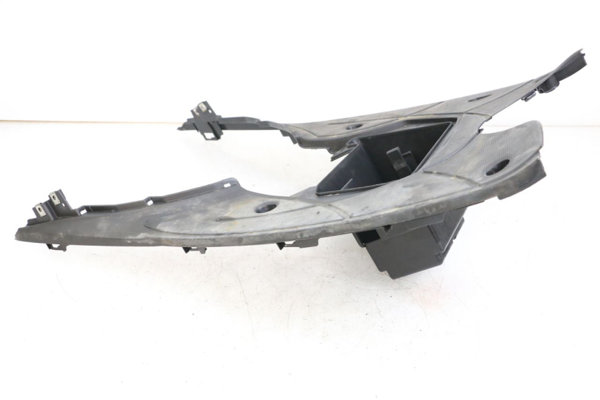 photo de TAPA REPOSAPIES SYM MIO 50 (2005 - 2010) - Estado de la superficie y material