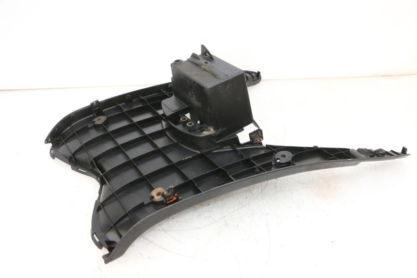 photo de TAPA REPOSAPIES YAMAHA NEOS NEO'S 4T 50 (2008 - 2016) - Otra vista del artículo