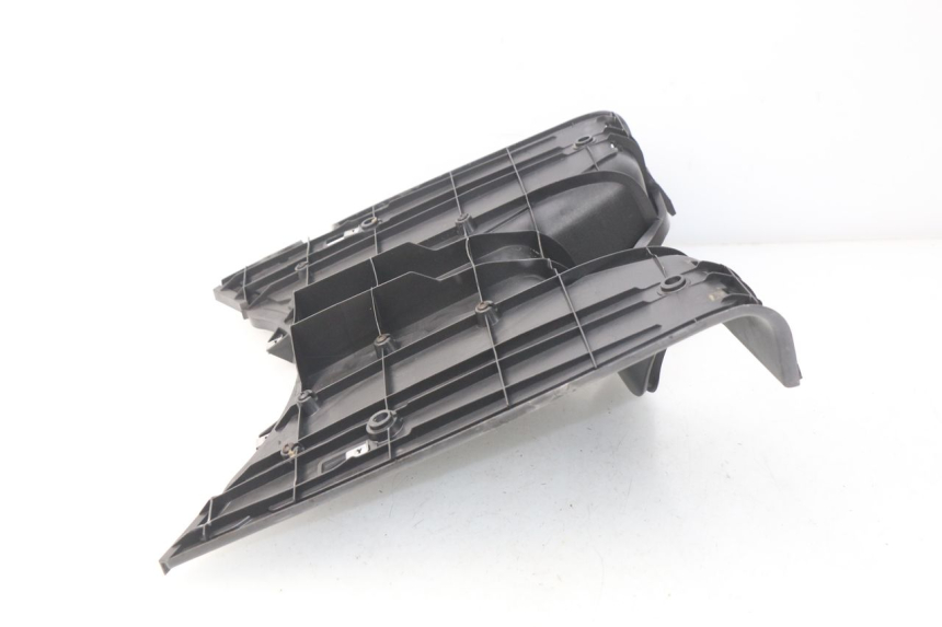 photo de TAPA REPOSAPIES PIAGGIO NEW TYPHOON 50 (2010 - 2017) - Primer plano técnico