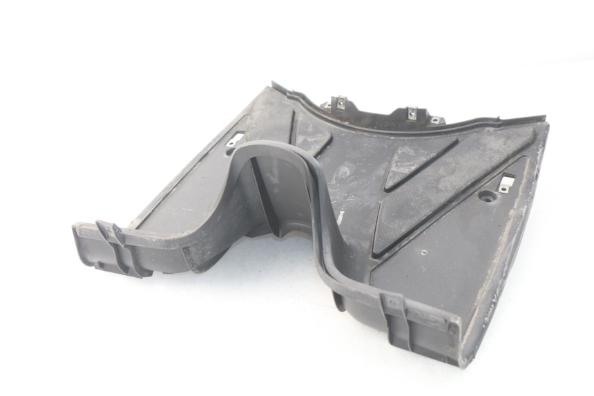 photo de TAPA REPOSAPIES PIAGGIO NEW TYPHOON 50 (2010 - 2017) - Primer plano técnico