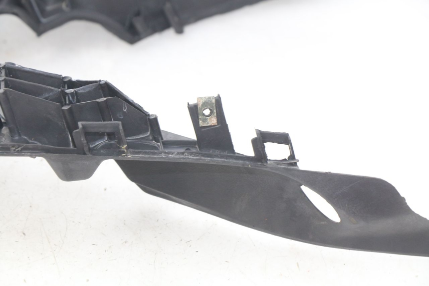 photo de TAPA REPOSAPIES NECO ONE 2T 50 (2011 - 2020) - Detalles de los puntos de fijación