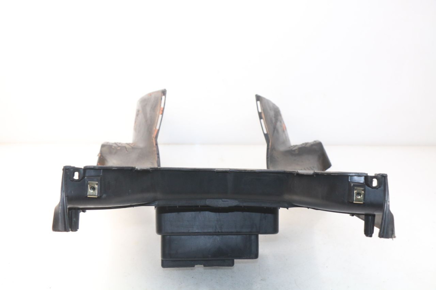 photo de TAPA REPOSAPIES SYM ORBIT 2 4T 50 (2008 - 2017) - Otra vista del artículo