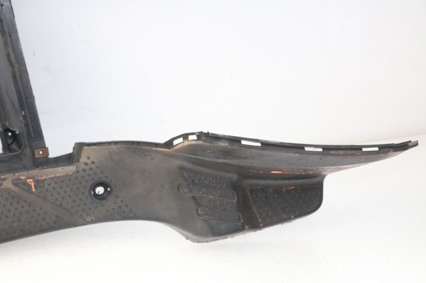 photo de TAPA REPOSAPIES SYM ORBIT 2 4T 50 (2008 - 2017) - Características distintivas