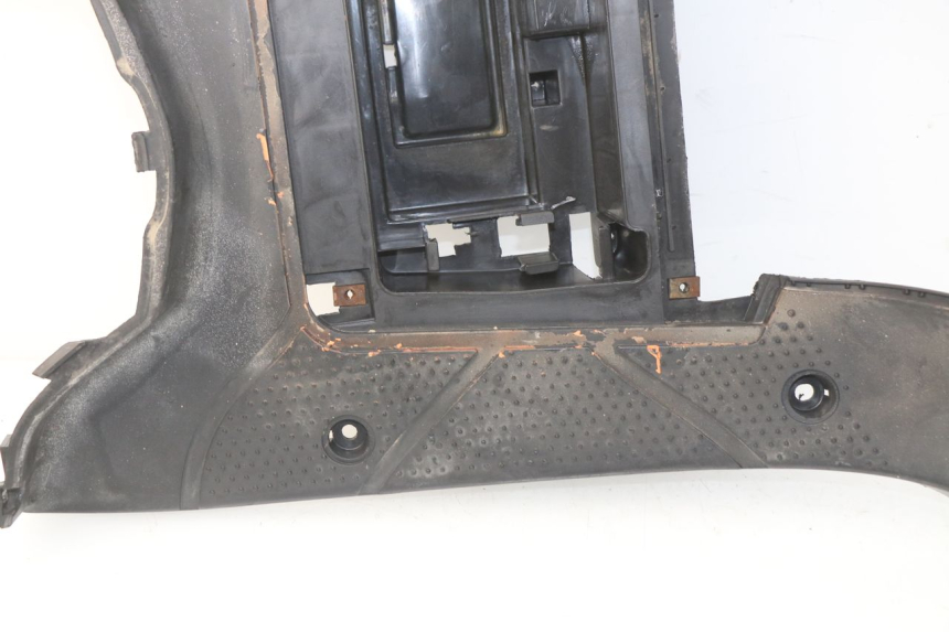 photo de TAPA REPOSAPIES SYM ORBIT 2 4T 50 (2008 - 2017) - Primer plano de alta resolución