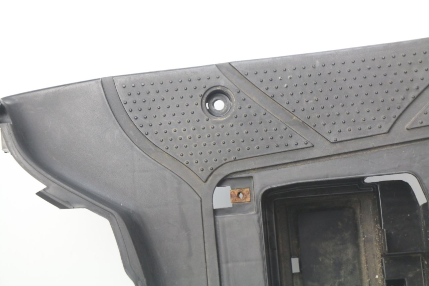 photo de TAPA REPOSAPIES SYM ORBIT 2 50 (2008 - 2014) - Características distintivas