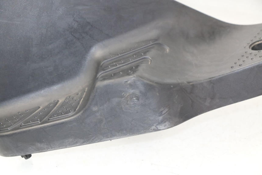 photo de TAPA REPOSAPIES SYM ORBIT 2 50 (2008 - 2014) - Otra perspectiva