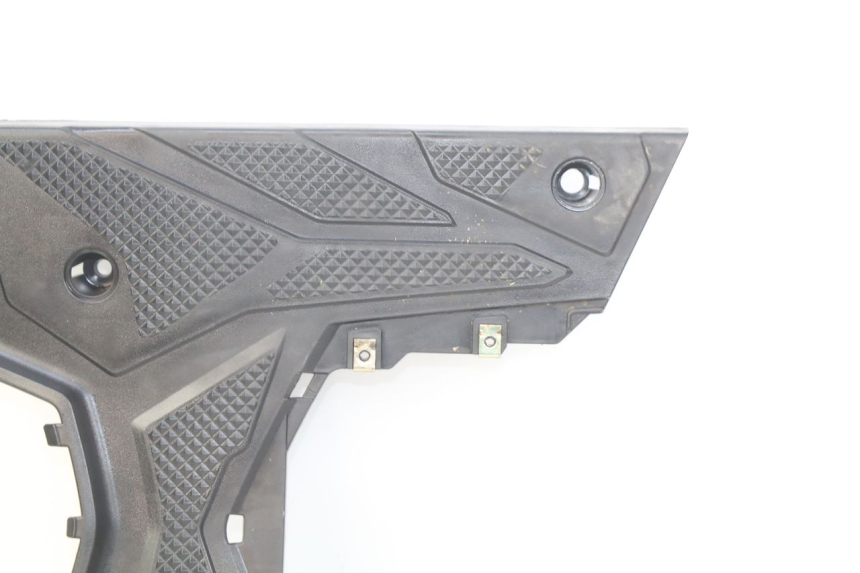 photo de TAPA REPOSAPIES SYM ORBIT III 3 4T 50 (2021 - 2025) - Detalle de la pieza