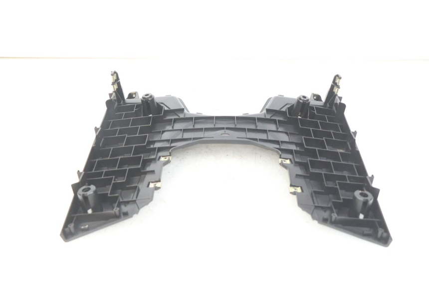 photo de TAPA REPOSAPIES SYM ORBIT III 3 4T 50 (2021 - 2025) - Estado de la superficie y material