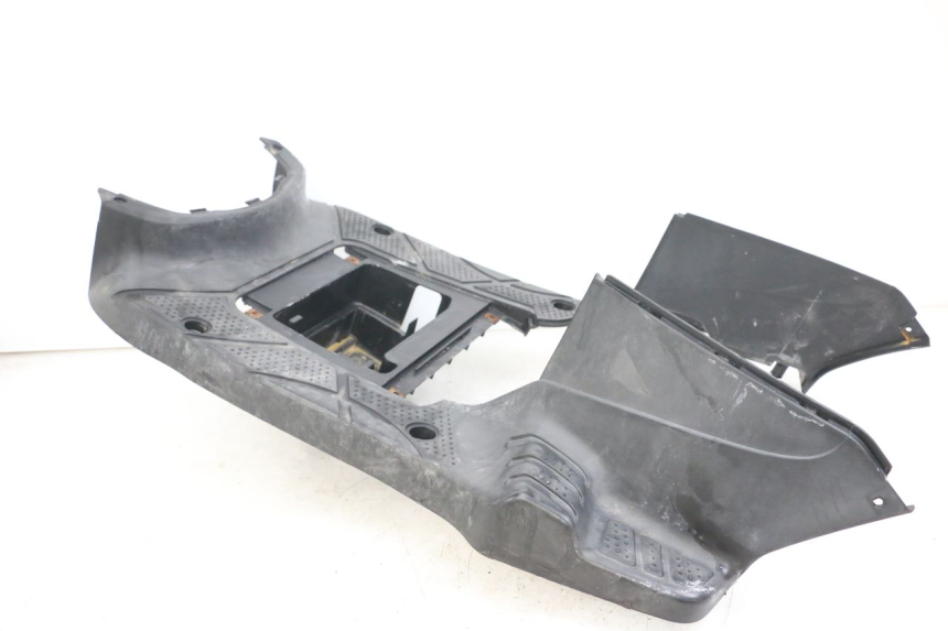 photo de TAPA REPOSAPIES SYM ORBIT 50 (2008 - 2010) - Características distintivas