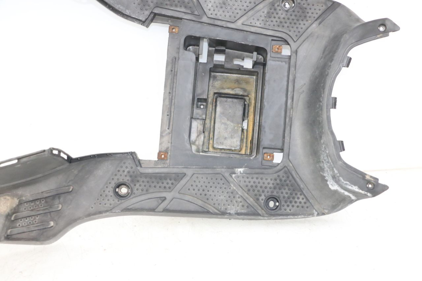 photo de TAPA REPOSAPIES SYM ORBIT 50 (2008 - 2010) - Primer plano de alta resolución