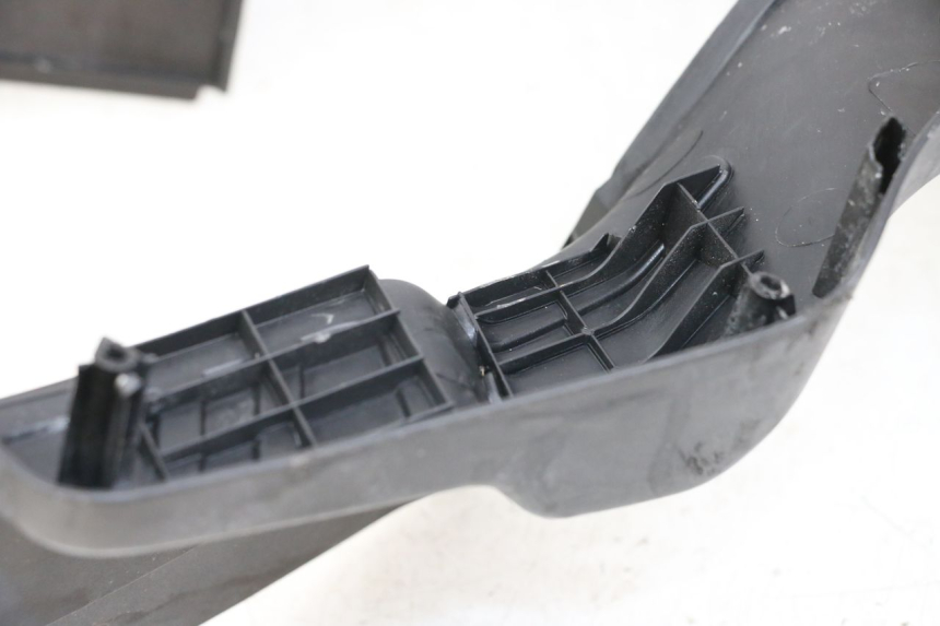 photo de TAPA REPOSAPIES SYM ORBIT 50 (2008 - 2010) - Zoom estado de uso