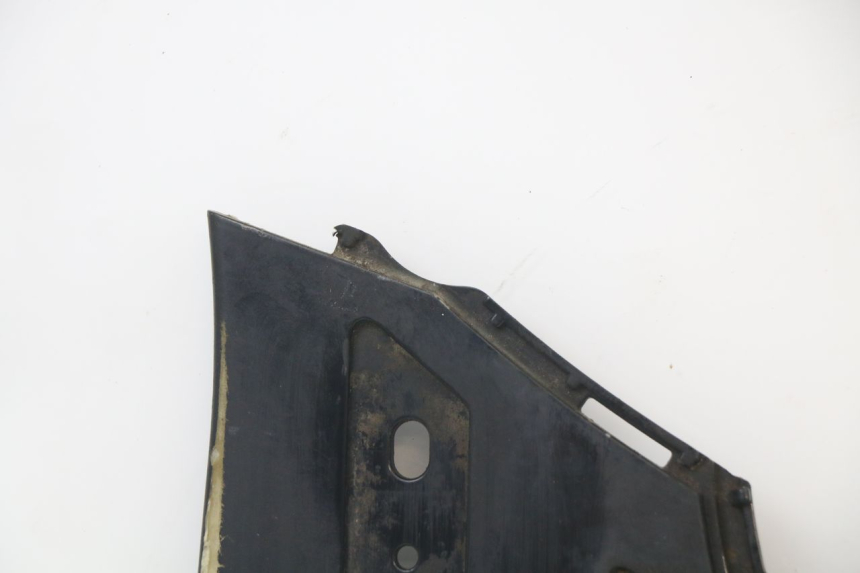 photo de TAPA REPOSAPIES PEUGEOT DJANGO 125 (2014 - 2017) - Primer plano técnico