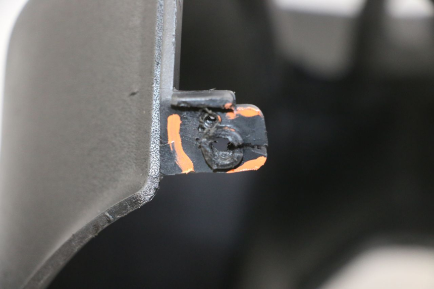 photo de ESTRIBO PEUGEOT LUDIX 50 (2005 - 2007) - Zoom sobre los componentes