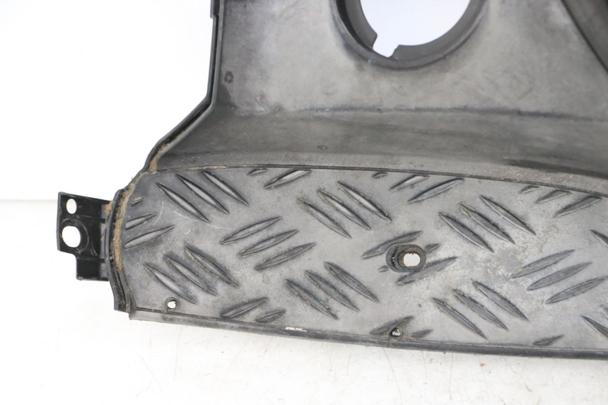 photo de TAPA REPOSAPIES PEUGEOT SPEEDFIGHT 3 LC 2T 50 (2009 - 2015) - Enfoque en la estructura