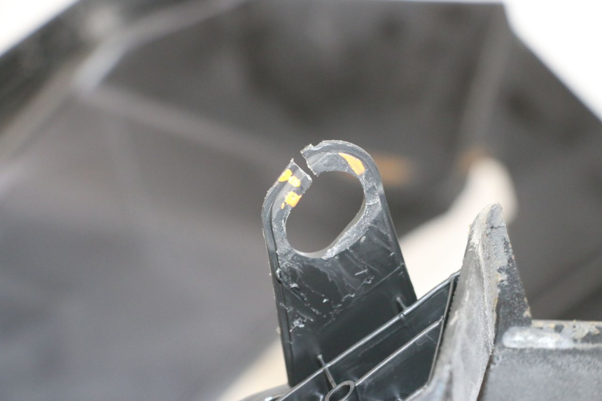 photo de TAPA REPOSAPIES PEUGEOT SPEEDFIGHT 3 LC 2T 50 (2009 - 2015) - Otra perspectiva