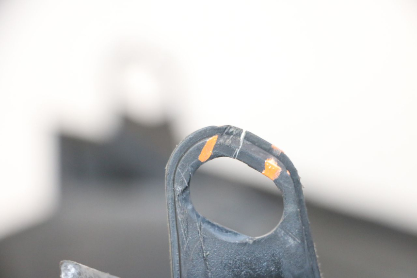 photo de TAPA REPOSAPIES PEUGEOT SPEEDFIGHT 3 LC 2T 50 (2009 - 2015) - Estado de la superficie y material