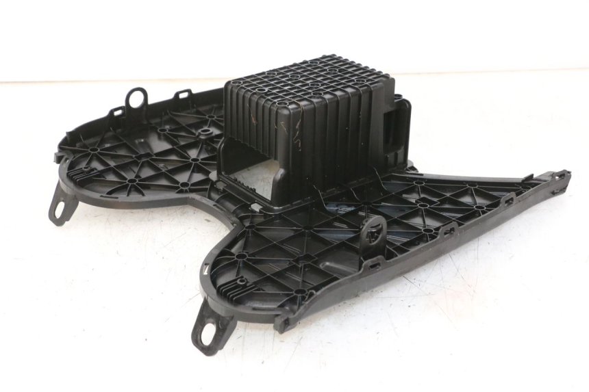 photo de ESTRIBO PEUGEOT STREETZONE 4T 50 (2018 - 2023) - Detalle de la pieza