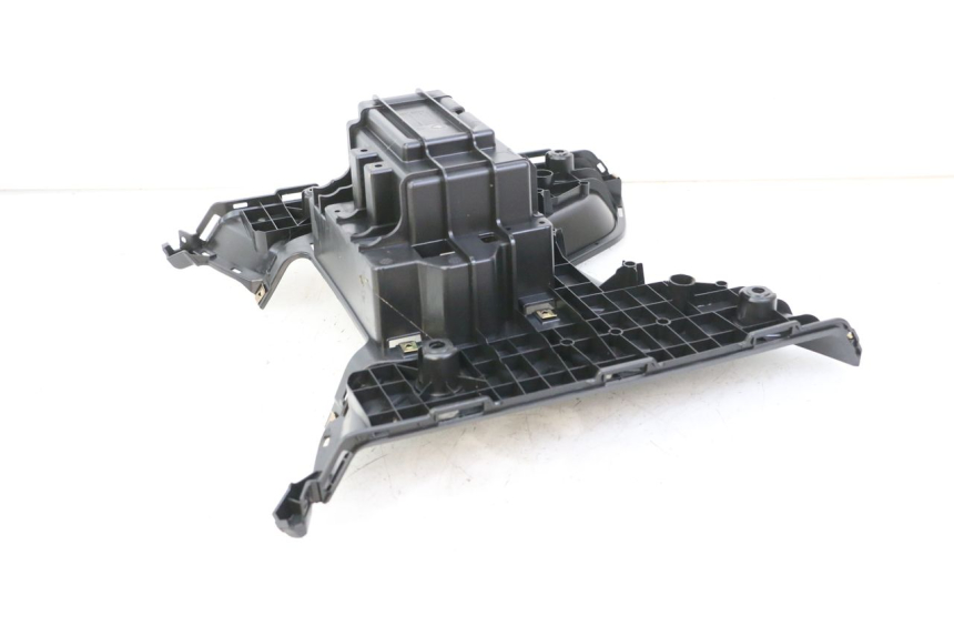 photo de TAPA REPOSAPIES PEUGEOT TWEET 4T 50 (2023 - 2025) - Detalle de la pieza