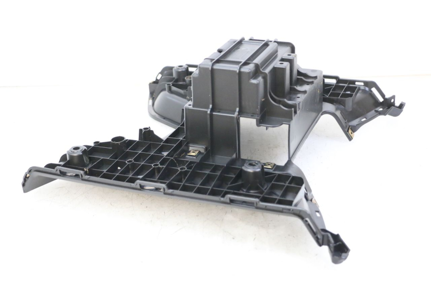 photo de TAPA REPOSAPIES PEUGEOT TWEET 4T 50 (2023 - 2025) - Zoom estado de uso