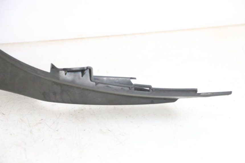 photo de TAPA REPOSAPIES PEUGEOT TWEET 4T 50 (2014 - 2019) - Zoom sobre los componentes