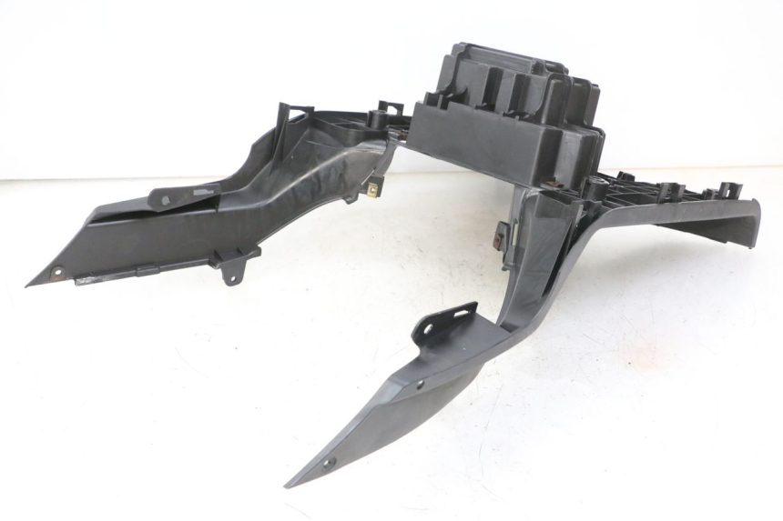 photo de TAPA REPOSAPIES PEUGEOT TWEET 4T 50 (2014 - 2019) - Estado de la superficie y material