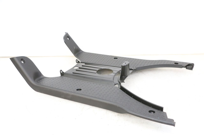 photo de TAPA REPOSAPIES PIAGGIO NRG POWER PUREJET 50 (2018 - 2021) - Detalle de la pieza