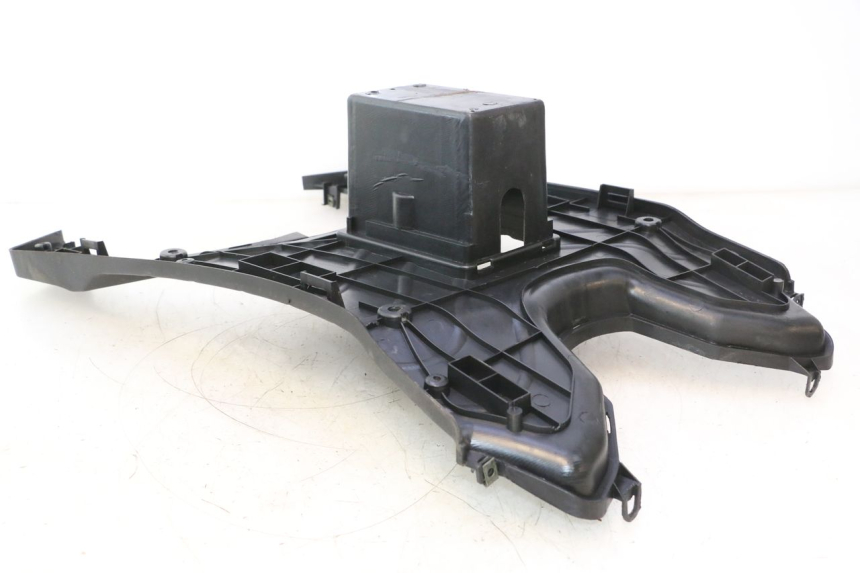 photo de TAPA REPOSAPIES ORCAL RAPTOR 50 (2015 - 2021) - Características distintivas