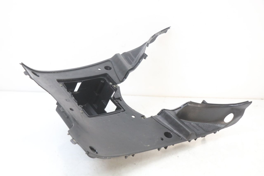 photo de TAPA REPOSAPIES TNT MOTOR ROMA 10' 2T 50 (2011 - 2018) - Primer plano técnico