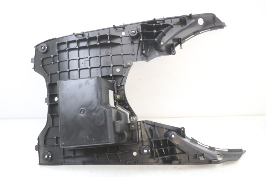 photo de TAPA REPOSAPIES TNT MOTOR ROMA 10' 2T 50 (2011 - 2018) - Detalles de los puntos de fijación