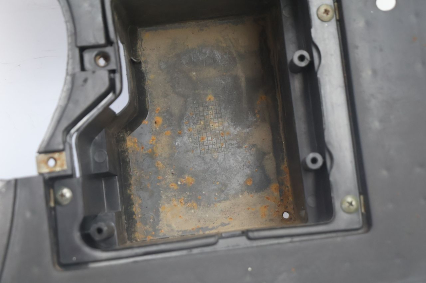 photo de TAPA REPOSAPIES TNT MOTOR ROMA 10' 2T 50 (2011 - 2018) - Otra perspectiva