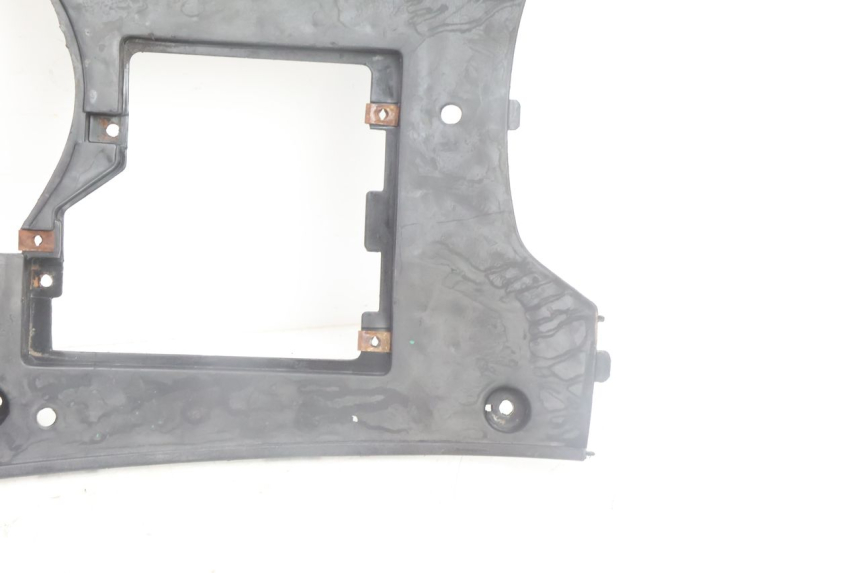 photo de TAPA REPOSAPIES TNT MOTOR ROMA 10' 4T 50 (2007 - 2018) - Zoom estado de uso
