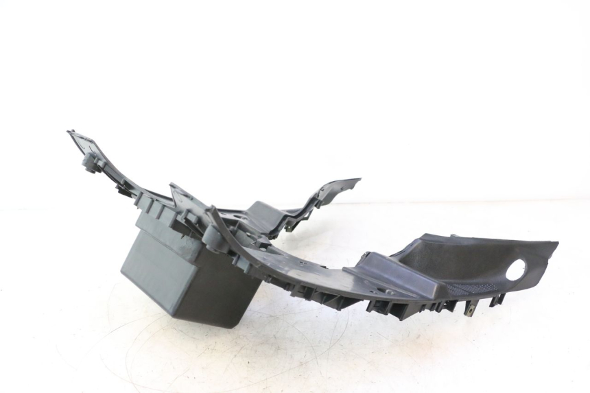 photo de TAPA REPOSAPIES TNT MOTOR ROMA 12' 2T 50 (2007 - 2018) - Estado de la superficie y material