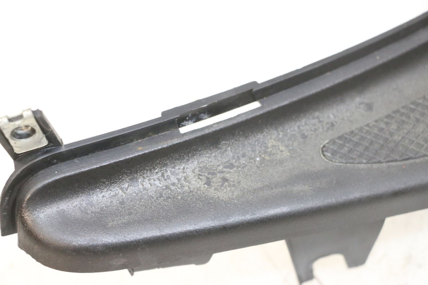 photo de TAPA REPOSAPIES DAELIM S1 125 (2007 - 2016) - Detalle de la pieza