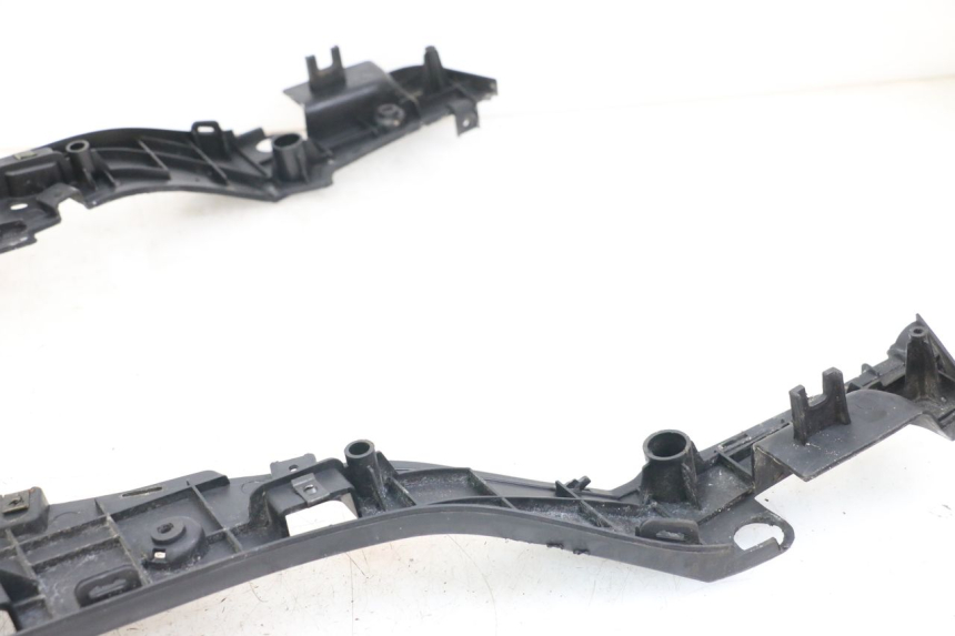 photo de ESTRIBO DAELIM S3 125 (2010 - 2017) - Detalle de la pieza