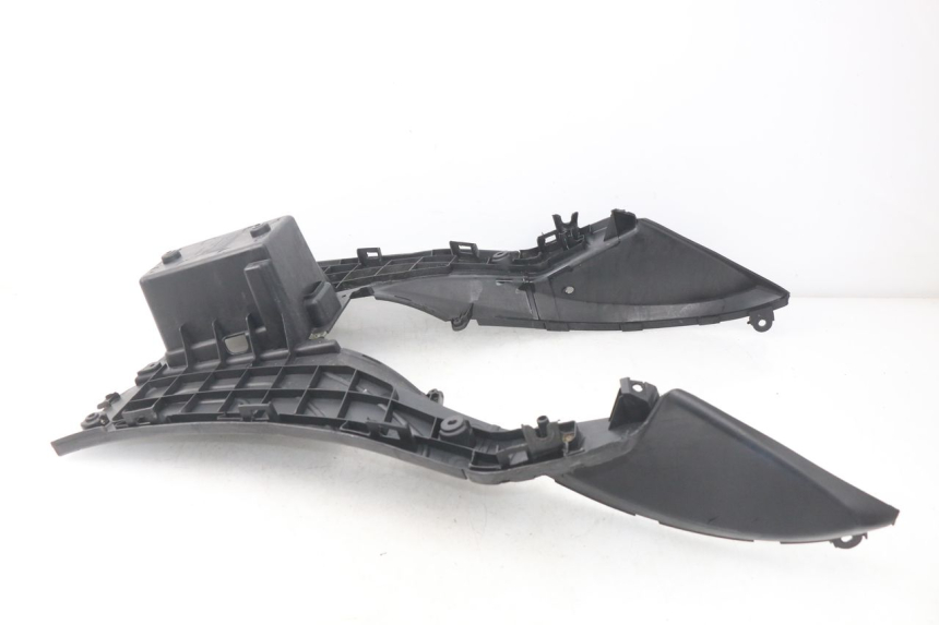 photo de TAPA REPOSAPIES DAELIM S4 50 (2010 - 2015) - Detalle de la pieza