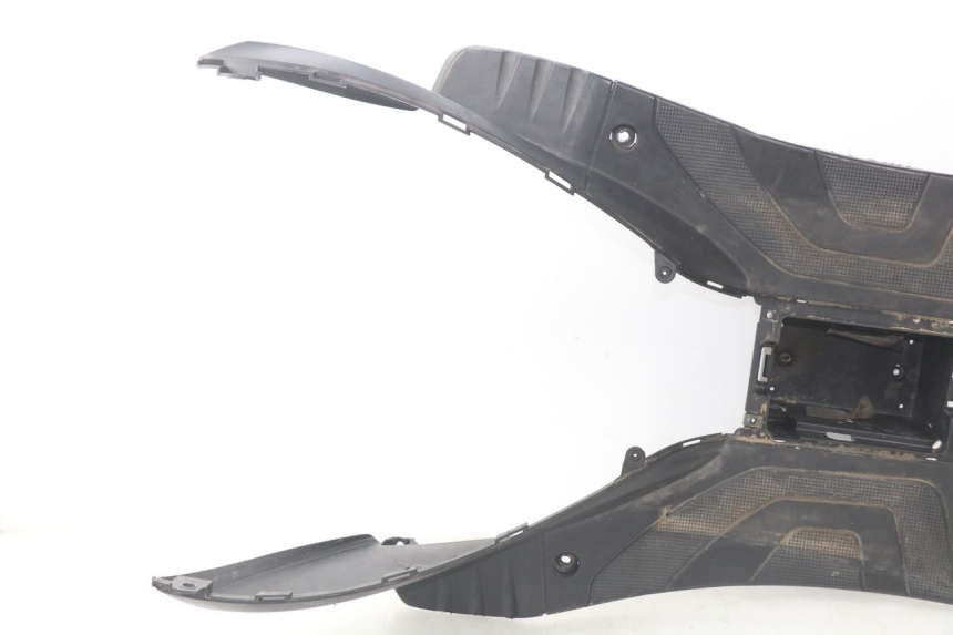 photo de TAPA REPOSAPIES DAELIM S4 50 (2010 - 2015) - Zoom sobre los componentes