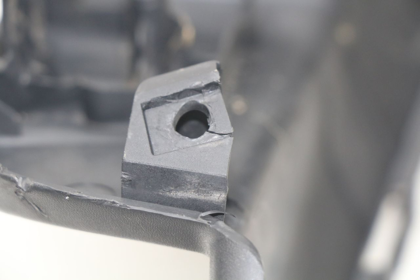 photo de TAPA REPOSAPIES DAELIM S4 50 (2010 - 2015) - Zoom estado de uso