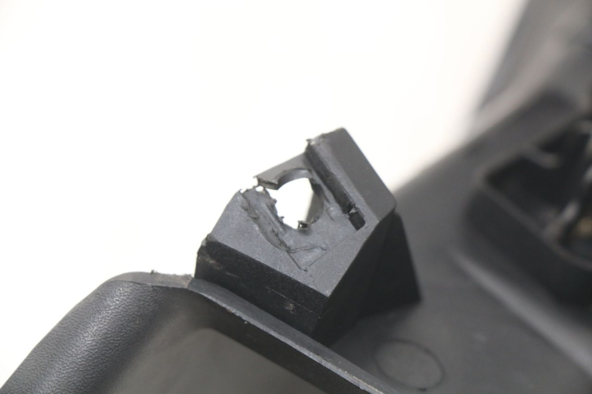 photo de TAPA REPOSAPIES DAELIM S4 50 (2010 - 2015) - Otra perspectiva