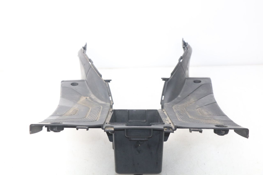 photo de TAPA REPOSAPIES DAELIM S4 50 (2010 - 2015) - Detalles de los puntos de fijación